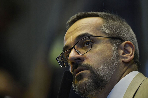 'A equipe que gerou todo esse caroço continua lá', apontou o ex-ministro da Educação Abraham Weintraub (Foto: Fabio Rodrigues Pozzebom/Agência Brasil)