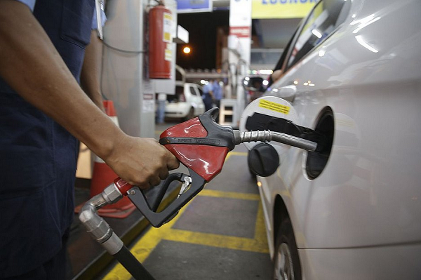 A alta dos combustíveis tem sido ponto de tensão entre a Petrobras e o governo (Foto: Reprodução)