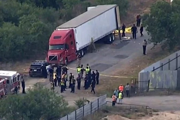 Autoridades acreditam que o caso possa estar ligado ao tráfico humano (Foto: Reprodução/KSAT)