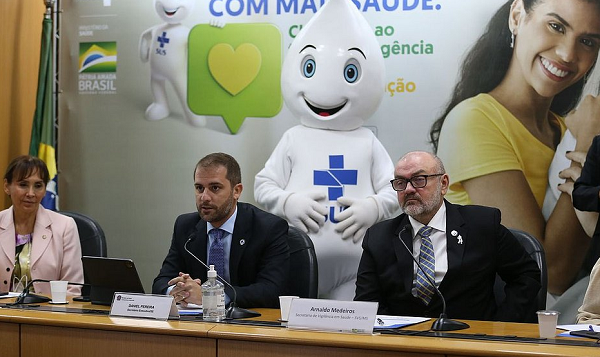 Segundo a pasta, cerca de 120 milhões de pessoas aptas a tomar a segunda dose ou a dose de reforço das vacinas ainda não retornaram aos postos de vacinação (Foto: José Cruz/Agência Brasil)