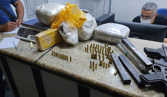 Todo material apreendido foi encaminhado ao DPT para exame pericial (Foto: Divulgação/Polícia Civil)