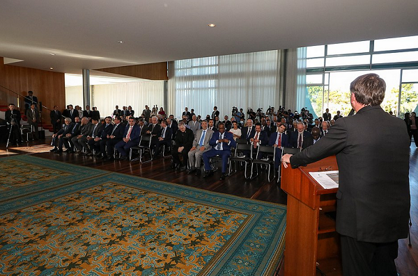 A maioria das alegações sem provas feitas por Bolsonaro tem relação com as urnas eletrônicas (Foto: Clauber Cleber Caetano/PR)