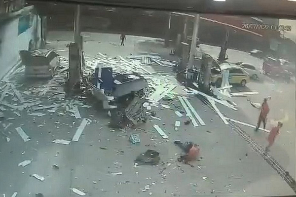 Mário ia abastecer o carro com GNV e abriu o porta-malas, quando aconteceu a explosão (Foto: Reprodução) Mário ia abastecer o carro com GNV e abriu o porta-malas, quando aconteceu a explosão (Foto: Reprodução)