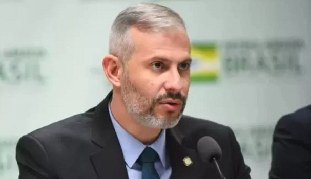 Segundo o ministro, o Fies tem disponível cerca de 100 mil vagas por ano (Foto: Luís Fortes/MEC)