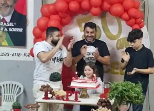 Luziana de Arruda, uma das irmãs de Marcelo Arruda, criticou postura de Bolsonaro ao ligar para família (Foto: Reprodução/Redes Sociais)