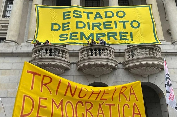 Ataque ao sistema, exige que a defesa do estado democrático de direito e do sistema eleitoral seja permanente, assim como a luta contra retrocessos (Foto: Reprodução)