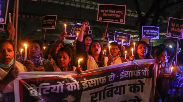 Na Índia, a violência contra a mulher é um problema grave que causa mobilizações constantes, como foi registrado em setembro de 2021 na capital do país (Foto: Getty Images/BBC) Na Índia, a violência contra a mulher é um problema grave que causa mobilizações constantes, como foi registrado em setembro de 2021 na capital do país (Foto: Getty Images/BBC)