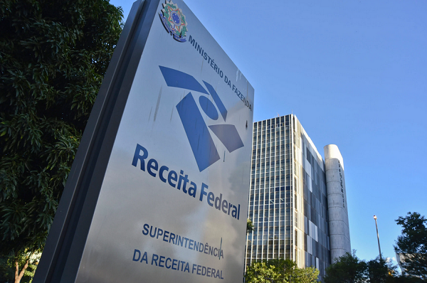 A portaria da Receita Federal aumentará os benefícios para quem quiser parcelar até R$ 1,4 trilhão em dívidas tributárias que ainda não estejam sob contestação judicial (Foto: Marcelo Camargo/Agência Brasil)