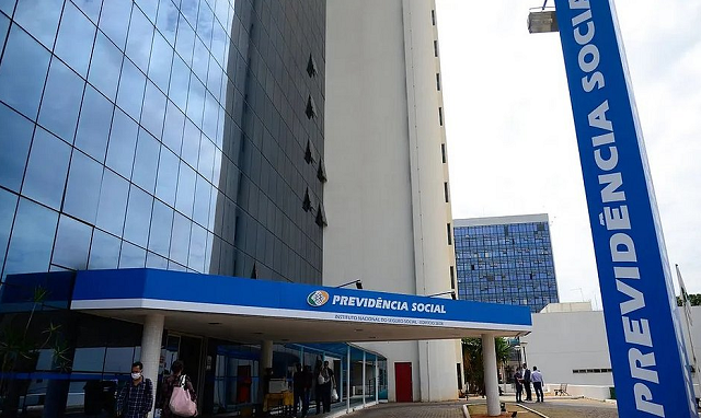 Os aprovados serão convocados pela classificação para trabalhar em agências do INSS pelo país (Foto: Agência Brasil)