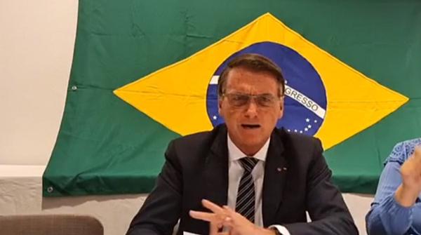 Presidente Jair Bolsonaro durante live (Foto: Reprodução)