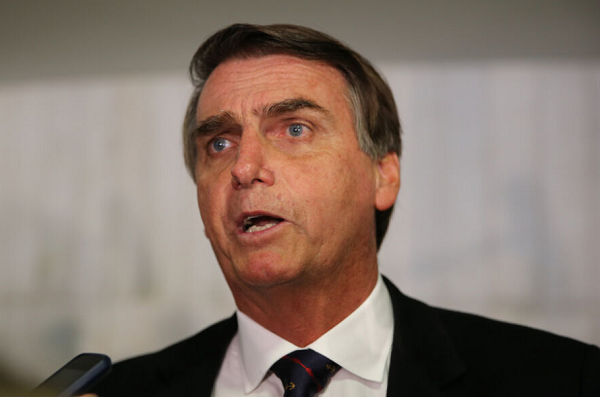 'Não existe sistema eletrônico que seja perfeitamente blindado', disse Jair Bolsonaro, que segurou o relatório dos militares que descarta fraude nas urnas eletrônicas (Foto: Valter Campanato/Agência Brasil)
