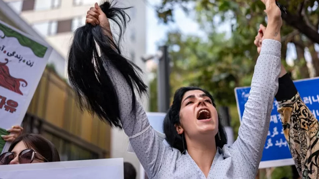 Ato de cortar o cabelo teve vários significados na história (Foto: Reprodução)