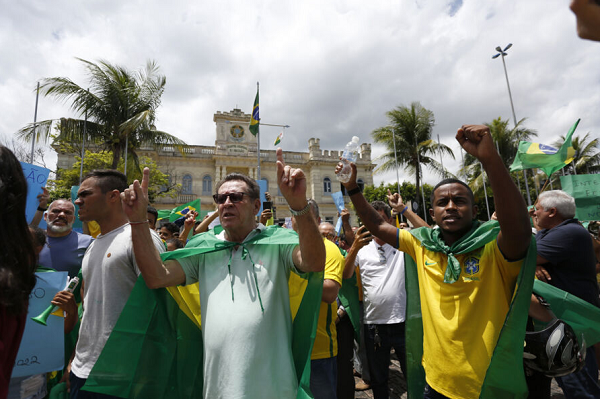 Apoiadores do atual presidente realizam atos antidemocráticos em todo o Brasil (Foto: Olga Leiria/Ag. A Tarde)