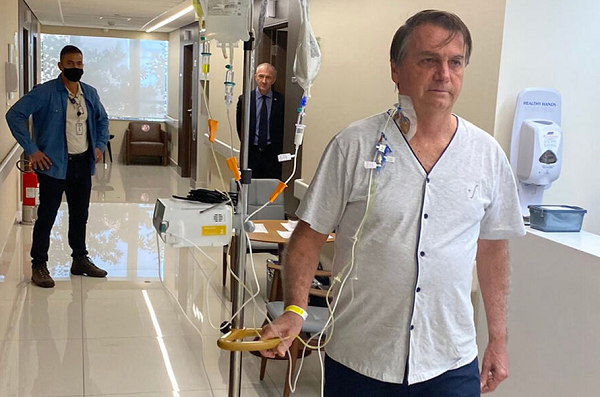 A última internação aconteceu pouco depois do último réveillon, quando ele sofreu uma obstrução intestinal (Foto: Reprodução/Twitter)