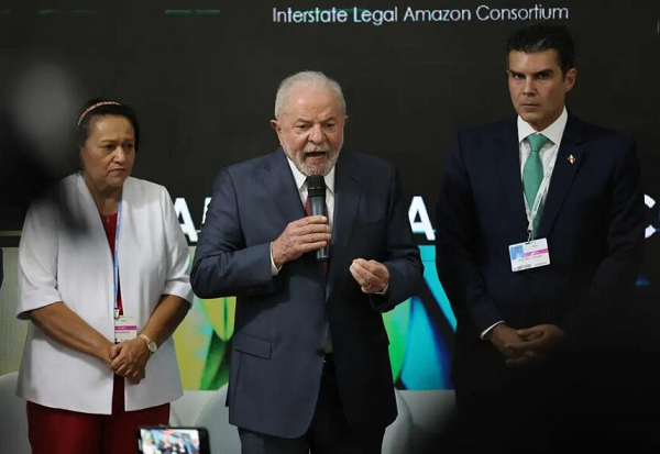 Lula encontra governadores da Amazônia Legal, em sua primeira agenda da COP27 (Foto: Joseph Eid/AFP)