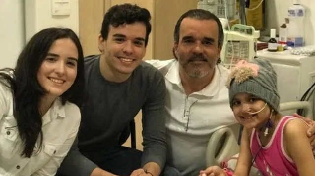 O corretor de imóveis Régis Feitosa descobriu que tinha Li-Fraumeni aos 46 anos e, em pouco tempo, evoluiu não só nele, mas nos filhos (Foto: Reprodução/Arquivo pessoal)