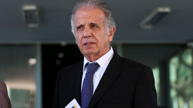 Futuro ministro da Defesa de Lula comentou fala de Bolsonaro sobre Forças Armadas serem 'o último obstáculo' contra o socialismo. Para Múcio, melhor é deixar a frase morrer 'no eco' e não 'entrar nesse jogo'.
