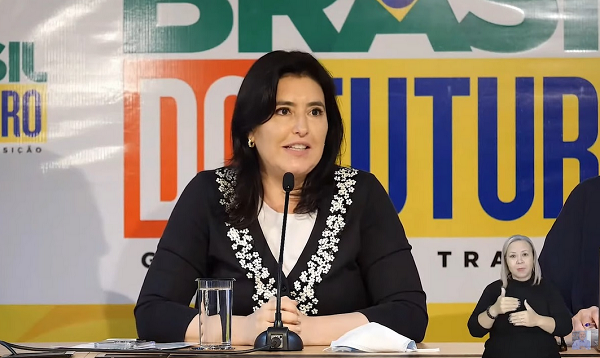 Senadora Simone Tebet durante coletiva do Grupo de Trabalho sobre Desenvolvimento Social e Combate à Fome (Foto: Reprodução/Youtube)