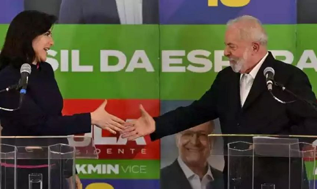 Lula convida a senadora Simone Tebet para o Ministério do Meio Ambiente (Foto: Nelson Almeida/AFP)