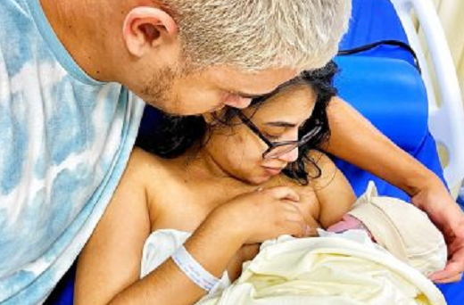 Cauã Miguel Valença de Andrade, filho de Simone Valença, nasceu de parto cesárea, na maternidade de Camaçari (Foto: Reprodução)