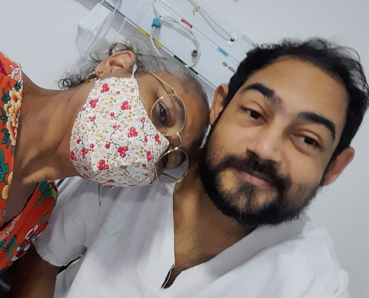 Cleilton com sua mãe, Auristela Nogueira (Foto: Arquivo familiar)