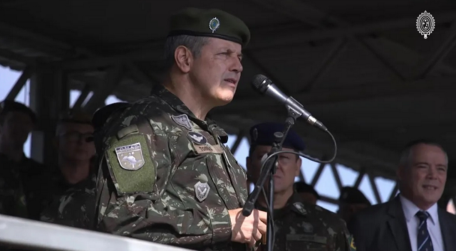 General Tomás Miguel Ribeiro Paiva assumiu o posto de comandante do Exército neste sábado, 22 (Foto: Reprodução)