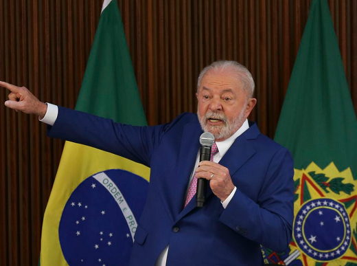 O presidente Luiz Inácio Lula da Silva coordena a primeira reunião ministerial de seu governo, no Palácio do Planalto (Foto: José Cruz/Agência Brasil)