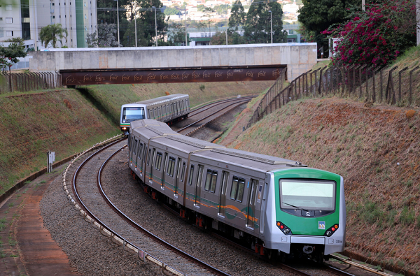 Suspeita de bomba paralisou os trens do metrô que circulam por Brasília (Foto: Divulgação)