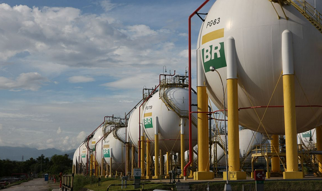 Um dos primeiros alvos anunciados pelos vândalos seria a Refinaria de Duque de Caxias (Foto: Divulgação/Agência Petrobras)