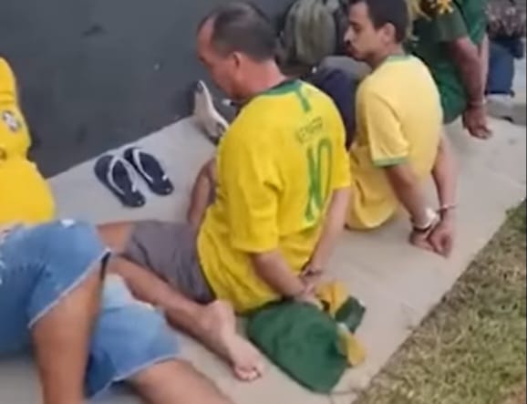 Como diz o ditado, 'quem não ouve aquieta ouve coitado' - Forto: Reprodução