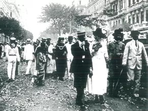 Desfile de carnaval de rua  (Foto: CEDOC)