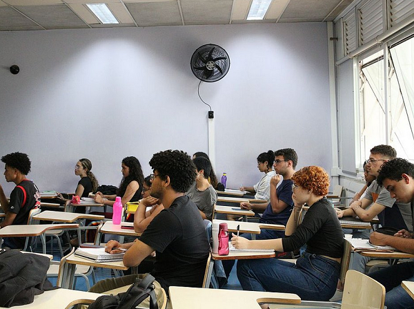 Previstas inicialmente para serem divulgadas na próxima segunda-feira (13), as notas foram antecipadas, informou o Ministério da Educação (MEC) (Foto: Rovena Rosa/Agência Brasil)