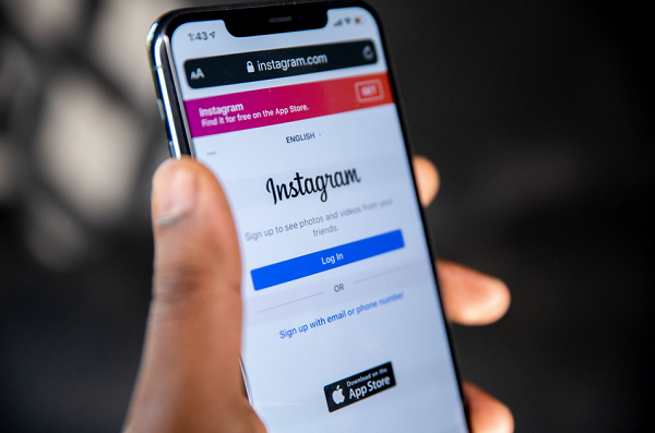App está presente em mais de 92% dos celulares (Foto: Solen Feyissa/Unsplash)