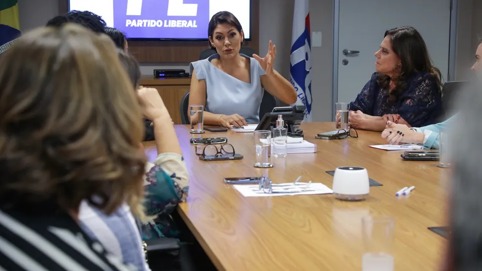 Encontro da ex-primeira-dama Michelle Bolsonaro com deputadas do PL. — Foto: Divulgação/PL