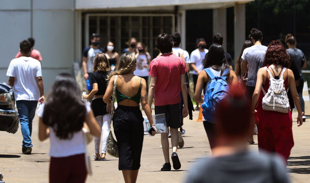 Serão ofertadas 288.112 bolsas, das quais, 209.758 integrais e 78.354 parciais (Foto: Marcello Casal Jr/Agência Brasil)