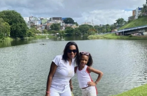 Lívia morava na capital e foi com a filha Sophia passar o fim de semana na casa do namorado, em São Sebastião (Foto: Arquivo Pessoal)