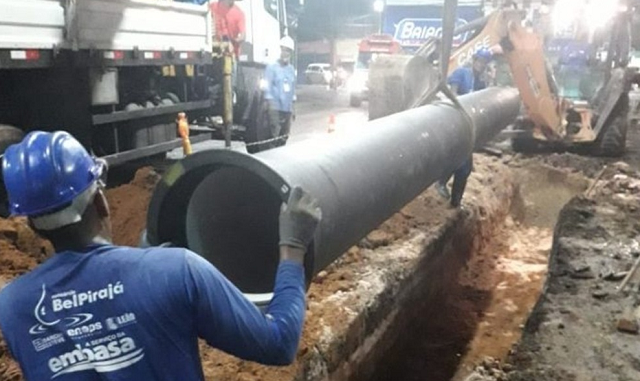 A obra conta com um investimento de R$ 106 milhões e é mais uma etapa da duplicação da adutora principal de água tratada (Foto: Reprodução)