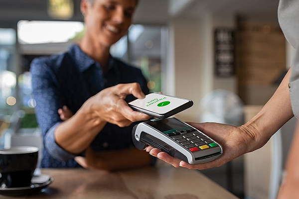 A ferramenta só deverá estar à disposição dos correntistas no fim de 2024, quando começará a receber depósitos tokenizados (ativos reais convertidos em digitais) (Foto: Shutterstock)