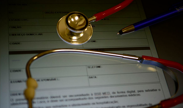 No total, os planos suspensos atendem 436.526 usuários (Foto: Marcello Casal Jr/Agência Brasil)