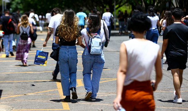 A divulgação do resultado da lista de espera sai no dia 10 de abril e as matrículas serão realizadas entre 10 e 19 de abril. (Foto: Marcelo Camargo/Agência Brasil)