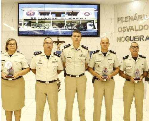 O encontro reuniu também quase todos os oficiais que já comandaram o Batalhão (Foto: ASCOM/PMBA)
