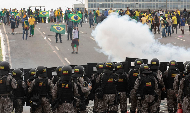 Na ocasião, vândalos depredaram as sedes do Supremo Tribunal Federal (STF), o Congresso e o Palácio do Planalto (Foto: Joedson Alves/Agencia Brasil)