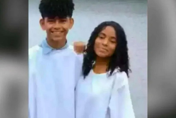 O batismo dos fiéis, que aconteceu em um local raso do reservatório, transcorreu normalmente, porém durante um churrasco que acontecia após o evento religioso, os adolescentes se afastaram do grupo, indo para um ponto profundo da represa, onde aconteceu a tragédia. Na imagem, Renan Felipe Souza Santos, de 13 anos e Isabella Soares Faria, de 12. Foto: Reprodução