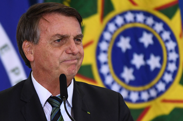 Servidora da Prefeitura de Duque de Caxias foi surpreendida com a utilização de seu nome em um falso registro de vacinação do ex-presidente (Foto: Evaristo Sá/AFP)