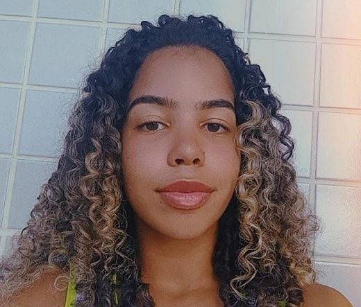 Izabeli tenta arrecadar verba para custear a passagem aérea, o visto americano e o passaporte (Foto: Divulgação)