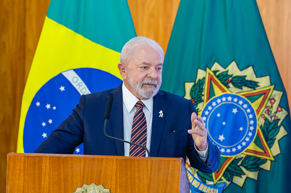 Governo Lula acredita que realizar seleções à distância pode democratizar o acesso a concursos públicos (Foto: Ricardo Stuckert/PR)
