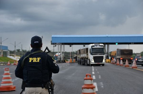 Polícia Rodoviária Federal em ação na Bahia (Foto: Divulgação)