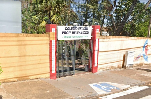 Tiroteio aconteceu no Colégio Estadual Helena Kolody (Foto: Reprodução/Google Maps)