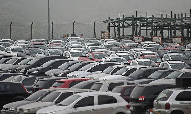 O plano prevê um desconto de entre R$ 2 mil até R$ 8 mil e subsídios para a redução dos preços dos caminhões e de ônibus (Foto: Reprodução)