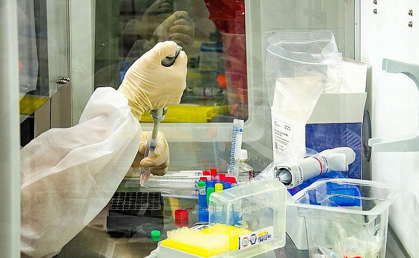 Ministério da Saúde tem importado o imunizante para garantir o abastecimento do país com a BCG, vacina que protege contra a tuberculose (Foto: Itamar Crispim/Fiocruz)